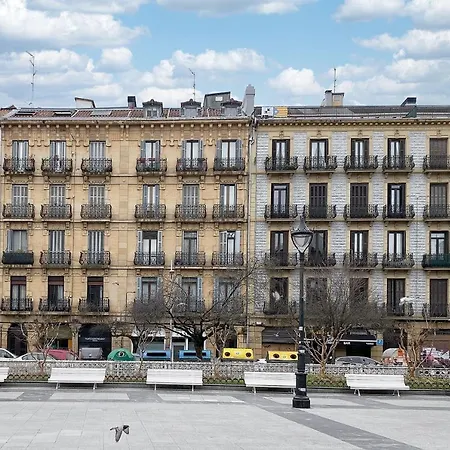 Autonomia - The Collection סן סבסטיאן